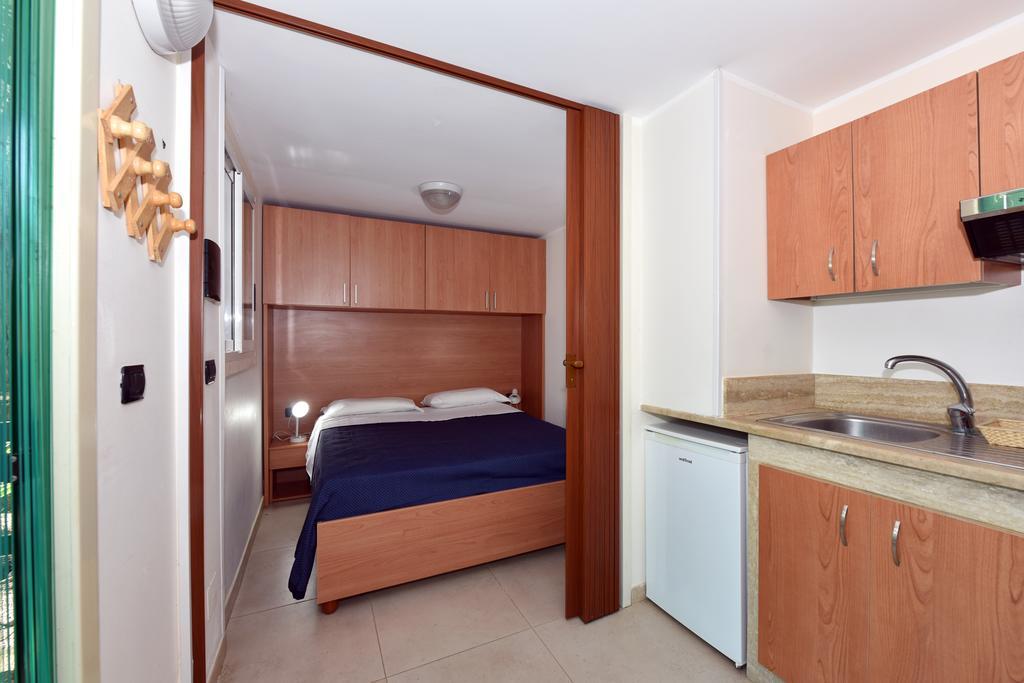 加利波利 Camping La Vecchia Torre酒店 外观 照片